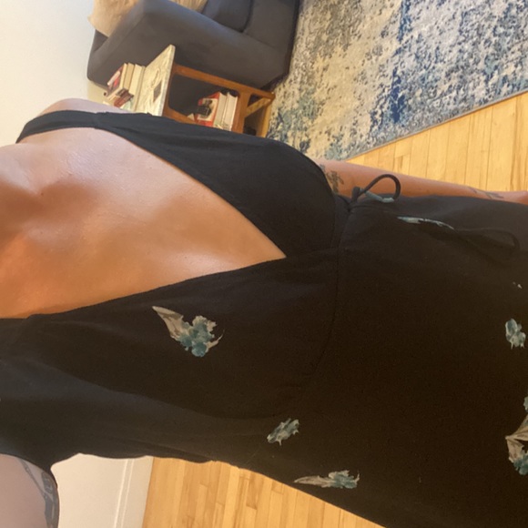 Reformation Jules Wrap dress in floral - midi dress size 2 - Picture 5 of 6